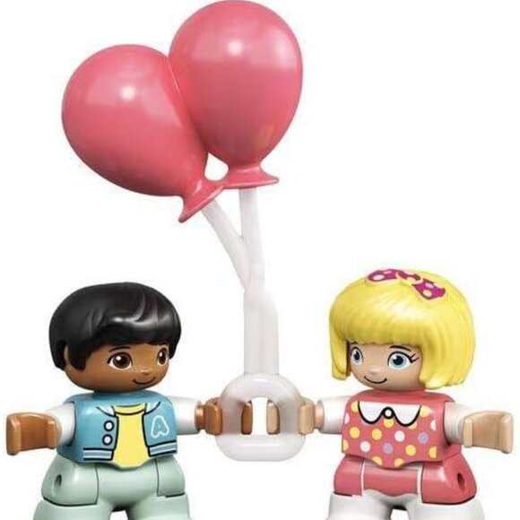 Lego DUPLO Town Playroom 10925 Building Playset (Birthday party) Brand New - Picture 6 of 12